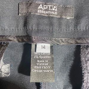Black shorts with a small cuff. APT. 9 Size 14